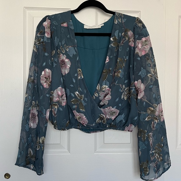 Astr Tops - Beautiful Cropped Floral Blouse